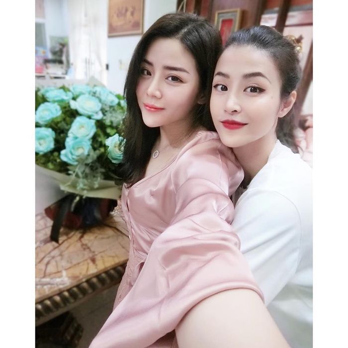 Những cặp chị chồng – em dâu trong showbiz Việt: Đã xinh đẹp lại còn t