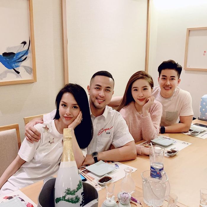 Những cặp chị chồng – em dâu trong showbiz Việt: Đã xinh đẹp lại còn t