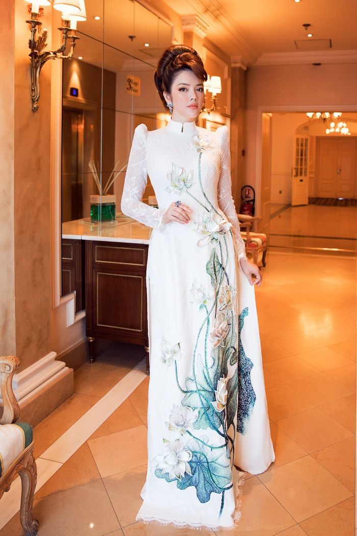 Những lần sao Việt nền nã với quốc phục trên thảm đỏ Cannes