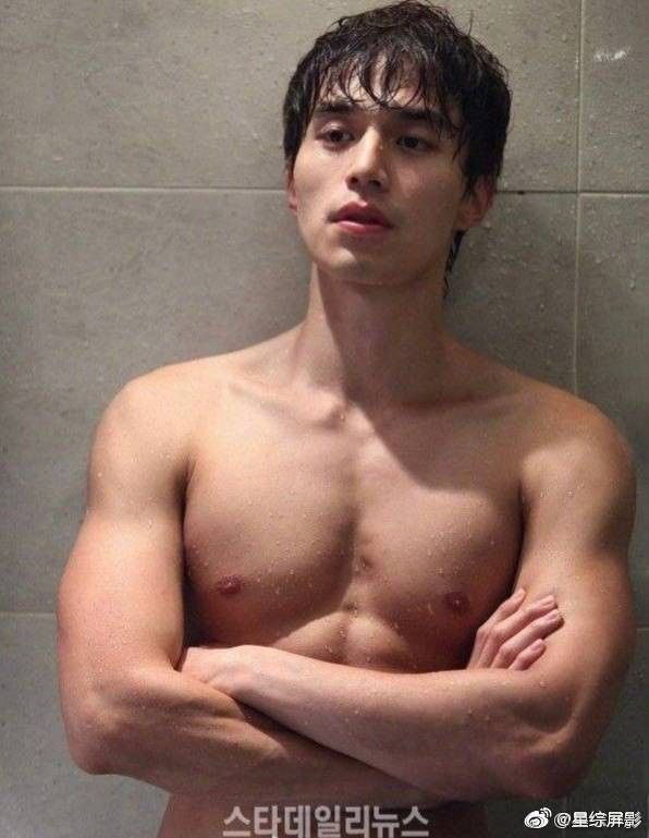 Những màn tăng giảm cân gây sốc của các ngôi sao