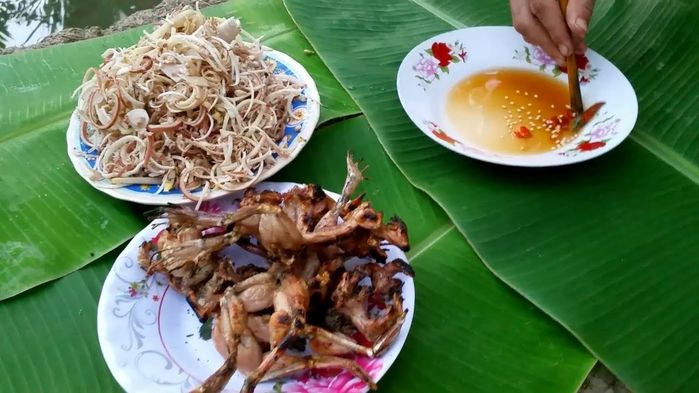 Những món ăn được chế biến từ hoa đầy ảo diệu