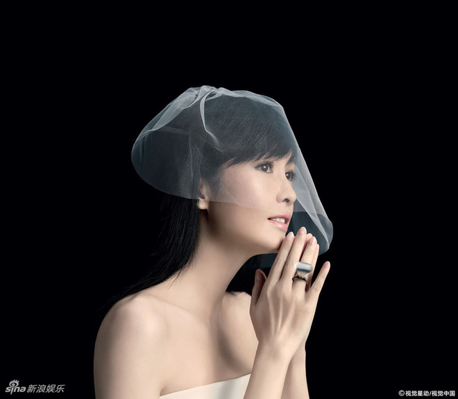 Mỹ nữ Hồng Kông Châu Huệ Mẫn tuổi 52: Trẻ đẹp căng tràn khó tin