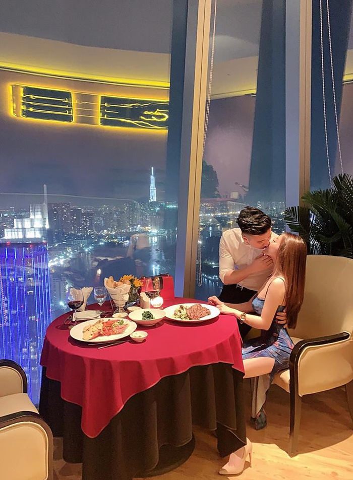 Nửa năm sau khi hủy hôn, bạn gái giảng viên đã lấy chồng