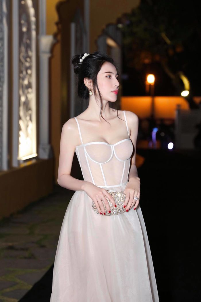 Park Min Young dẫn đầu danh sách siêu phẩm dao kéo châu Á