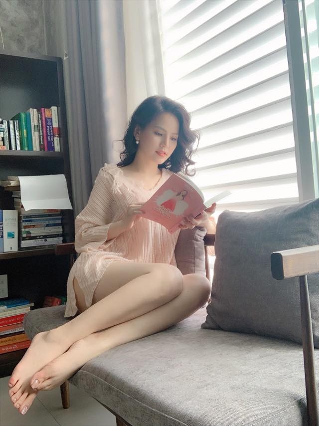 Phi Huyền Trang hot girl đang náo loạn với nghi vấn quan hệ bất chính