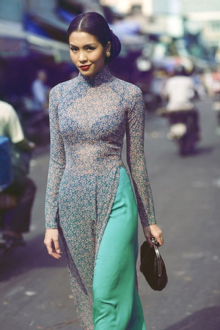 Khi sao Việt diện trang phục xuyên thấu lộ nội y