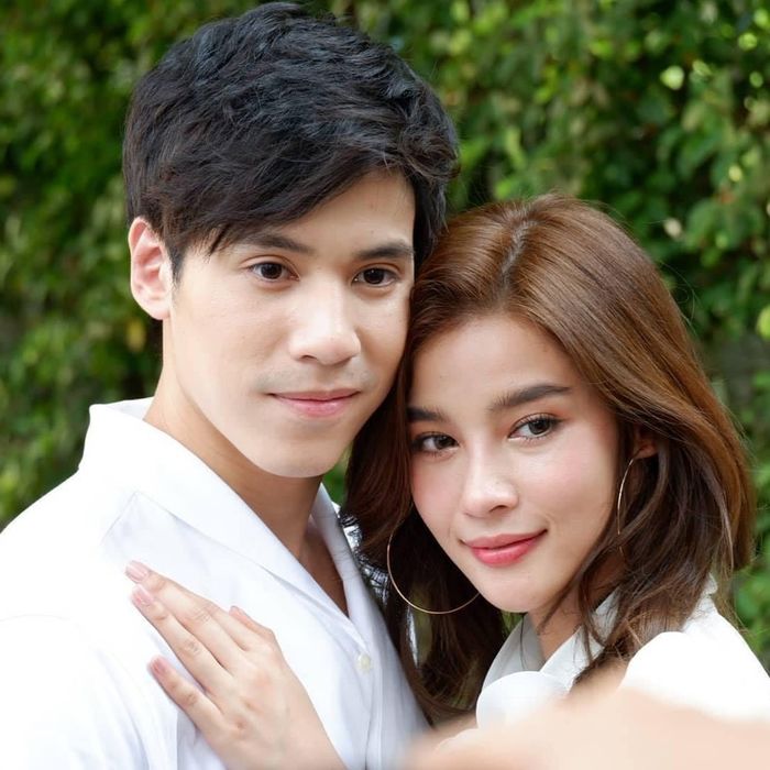 Chuyện tình vượt nhà đài gay cấn hơn trong phim của các cặp đôi Tbiz