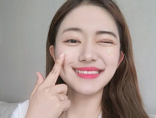 7 bước dưỡng da buổi tối giúp da sáng mịn, láng bóng