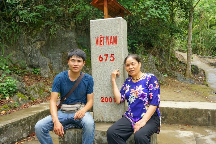 Phượt thủ 26 tuổi đưa mẹ đi khắp thế gian