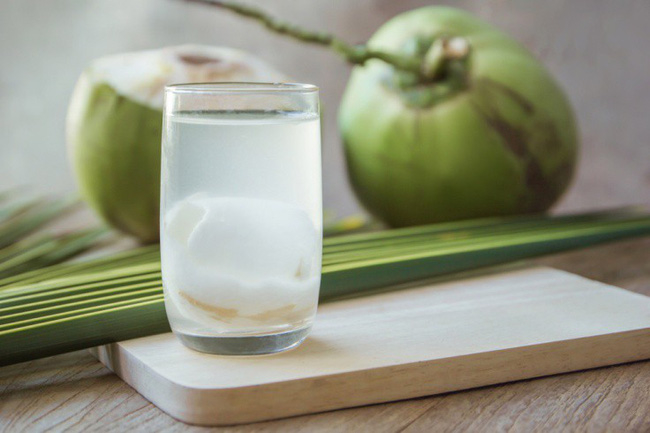 Những loại nước cần tránh trong ngày nắng nóng
