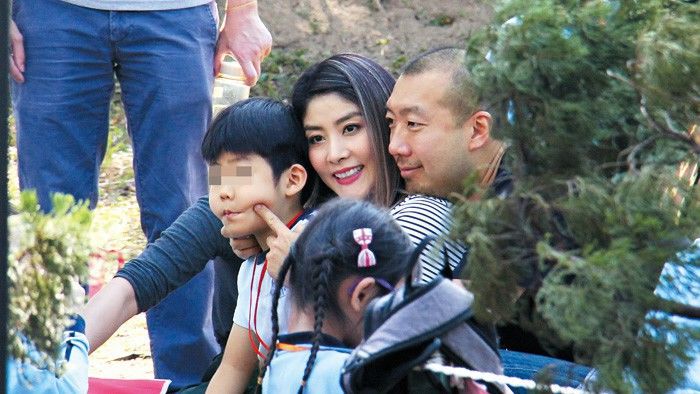 Rich kids nhà sao Cbiz: Học trường quốc tế, có của hồi môn giá trị cao