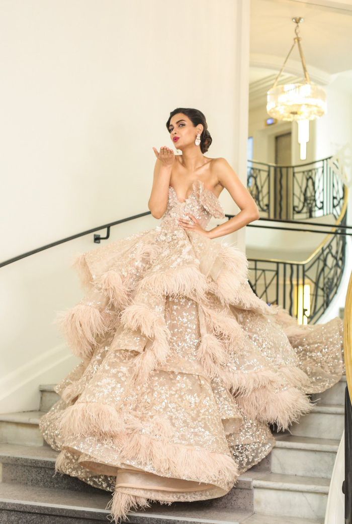 Top 20 bộ cánh đẹp và lố nhất tại LHP Cannes 2019