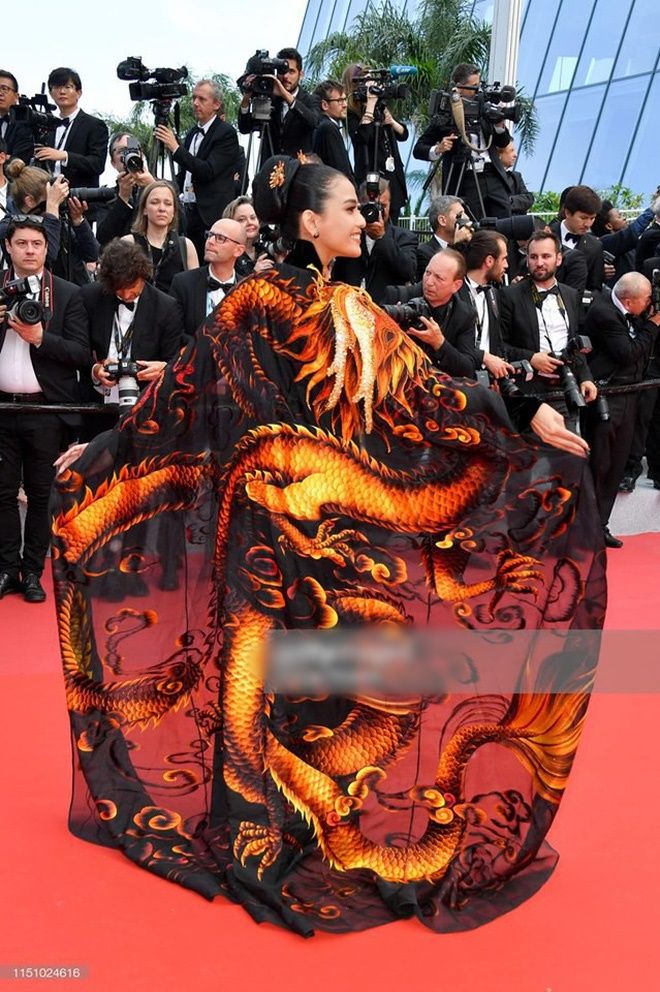 Sao Việt âm thầm đi Cannes: Không rần rần vẫn nhận thắng giải