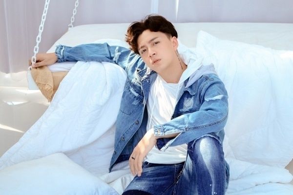 Sao Việt lấn sân nghề tay ngang: “giàu nứt đố đổ vách” nhà lầu, xe hơ