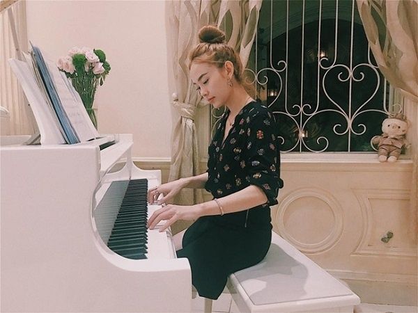 Sao Việt lấn sân nghề tay ngang: “giàu nứt đố đổ vách” nhà lầu, xe hơ