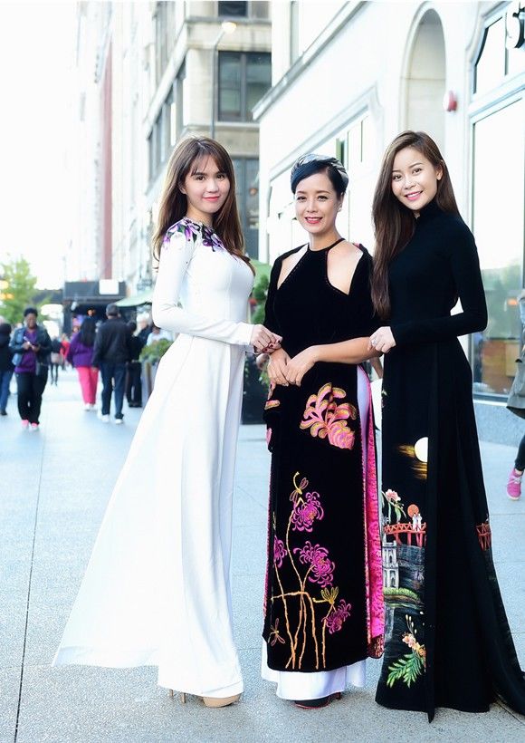 Sao Việt và truyền thông quốc tế nói gì về chiếc váy của Ngọc Trinh