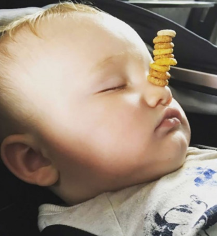 Thú vị về sự khác nhau giữa bố và mẹ khi trông con