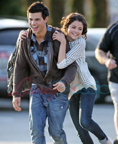 Selena Gomez và tình trường: Tình yêu gà bông đến người tình 69 tuổi