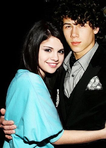 Selena Gomez và tình trường: Tình yêu gà bông đến người tình 69 tuổi
