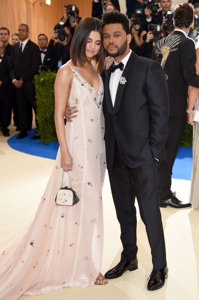 Selena Gomez và tình trường: Tình yêu gà bông đến người tình 69 tuổi