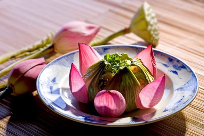 Ẩm thực Việt Nam có hàng tá món ăn ngon từ đủ bộ phận của sen?