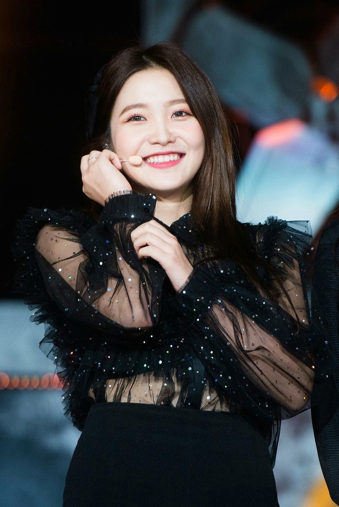 “Thánh xã giao” Yeri (Red Velvet) khiến dân mạng “trố mắt” lộ thân hìn