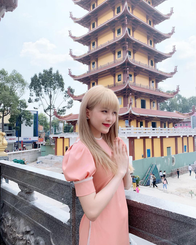 Tóc mái bằng dự sẽ là hot trend nhờ công của em gái quốc tế Lisa