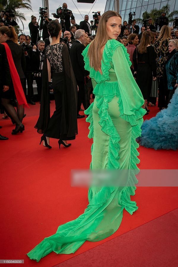 Top 20 bộ cánh đẹp và lố nhất tại LHP Cannes 2019