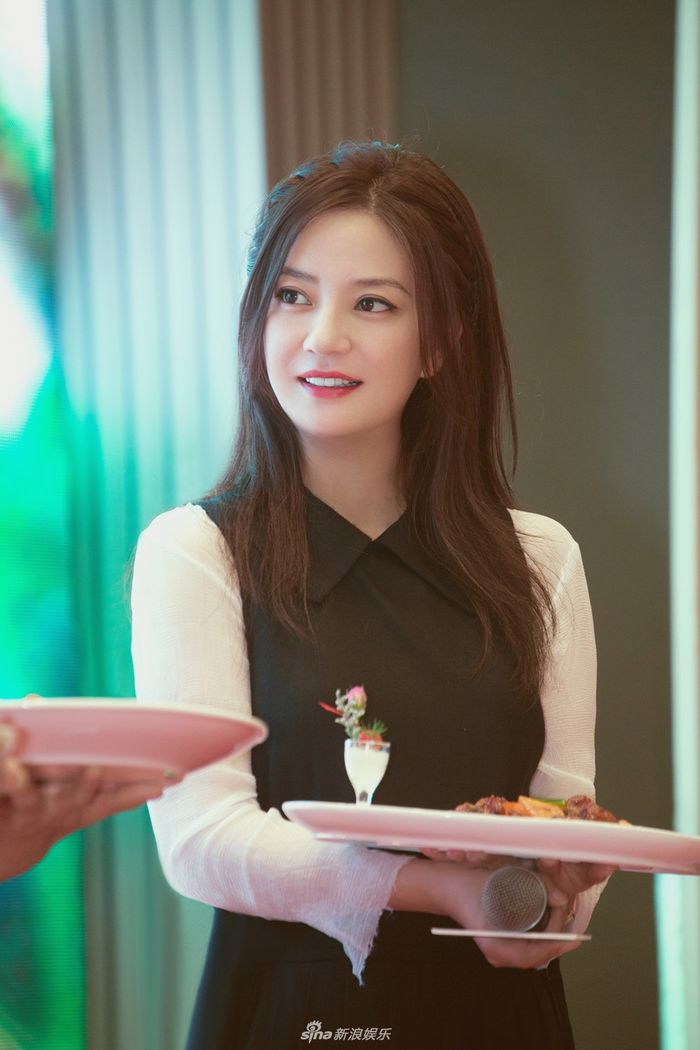 Bí kíp làm đẹp như gái 20 của Triệu Vy
