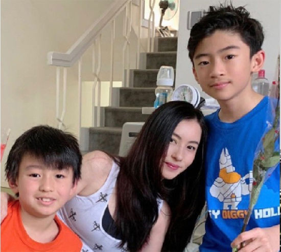 Trương Bá Chi đón tuổi 39: Vẫn trẻ đẹp, tâm sự sống độc thân cũng có t