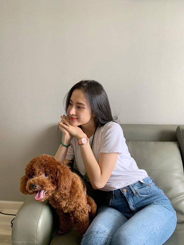 Từ “nữ hoàng khoe vòng 3”, Angela Phương Trinh giờ lại thay đổi choáng