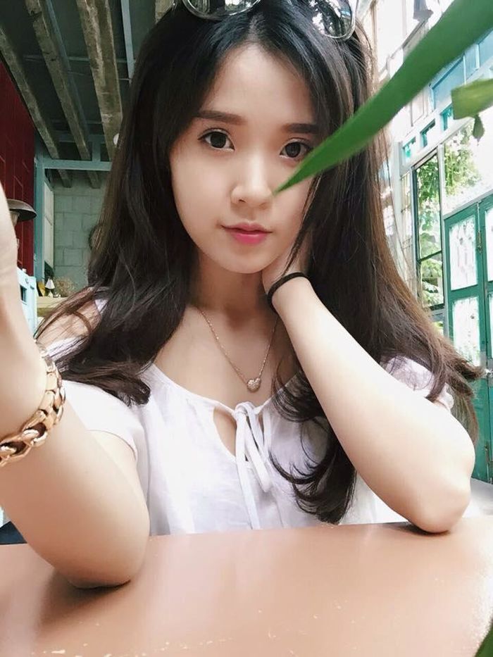 U30 mà nhìn ngây thơ như tuổi 18, loạt mỹ nhân Vbiz này được dân mạng