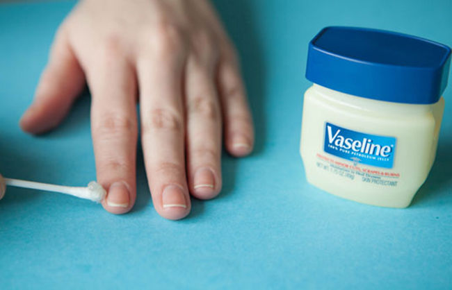 12 công dụng tuyệt vời của vaseline mà phái đẹp rất cần