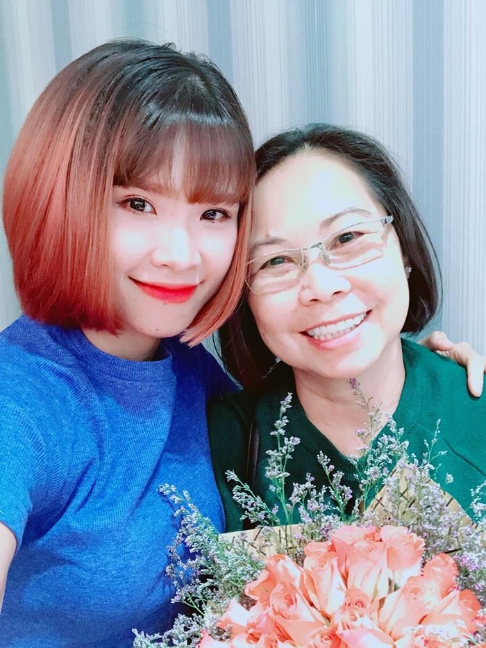 Xúc động cách sao Việt thể hiện tình cảm với đấng sinh thành