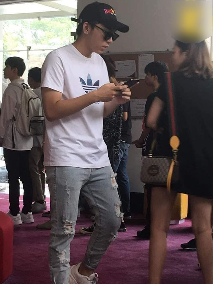 Long Hoàng, Trần Đức Bo rủ nhau tham gia thi tuyển vào công ty của BTS