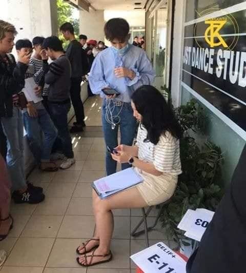 Long Hoàng, Trần Đức Bo rủ nhau tham gia thi tuyển vào công ty của BTS