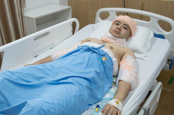 Akira Phan dù chưa lấy dáng vẫn tự tin lộ diện