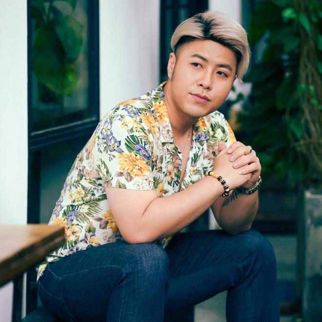 Akira Phan dù chưa lấy dáng vẫn tự tin lộ diện