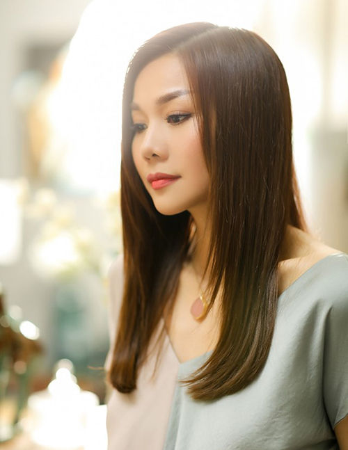 Ảnh hot sao Việt: Minh Triệu bán nude táo bạo với trái cây