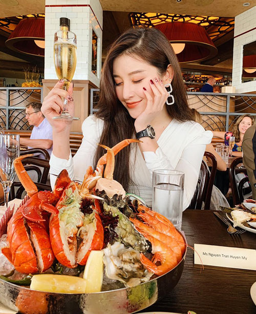 Ảnh hot sao Việt: Quang Trung vào vai Chị hiểu hôn quá khớp