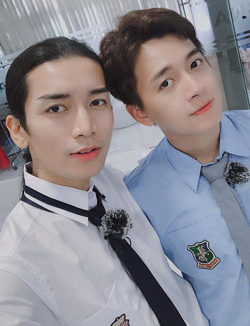 Ảnh hot sao Việt: Thúy Vi mua xe 2 tỷ, bị đồn “gái ngành”