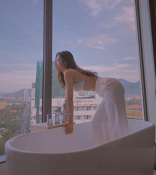 Ảnh hot sao Việt: Trấn Thành nhận bão like khi selfie cùng Bà Tân Vlog