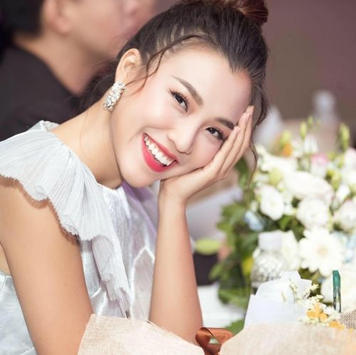 Ảnh hot sao Việt: Trấn Thành nhận bão like khi selfie cùng Bà Tân Vlog