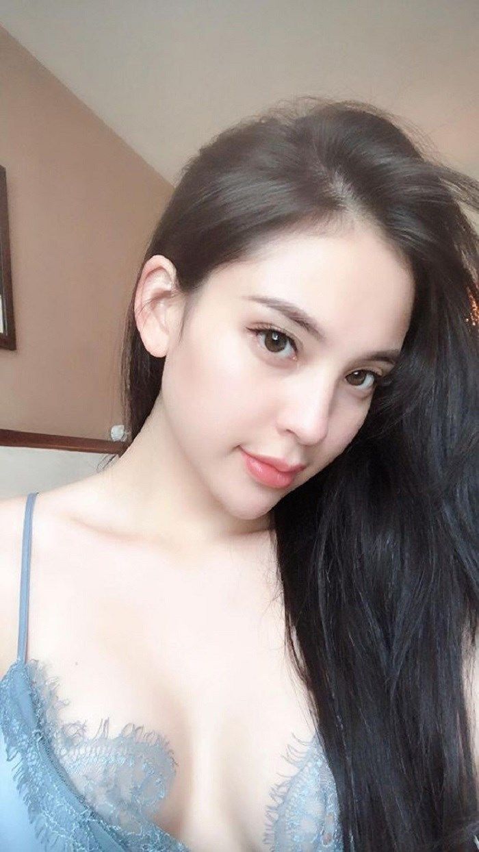 Anh là “anh hùng sân cỏ”, em gái lại xinh đẹp muôn phần