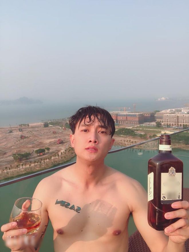 Bào diễn viên như Về nhà đi con: Biến body 2 hotboy 6 múi dồn 1