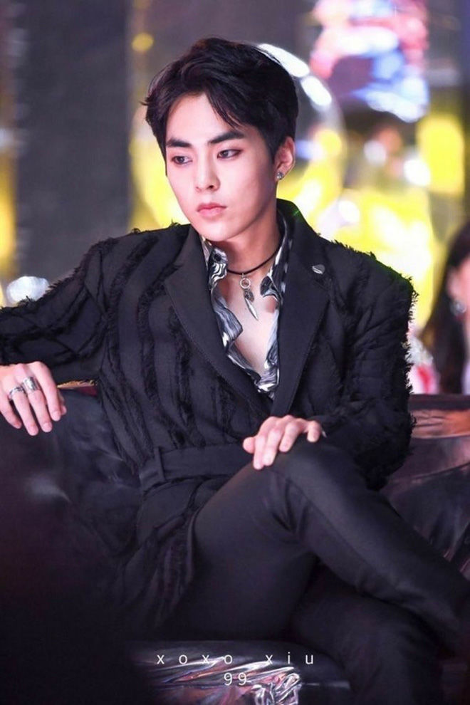 Các nam idol cắt đầu đinh nhập ngũ vẫn đẹp