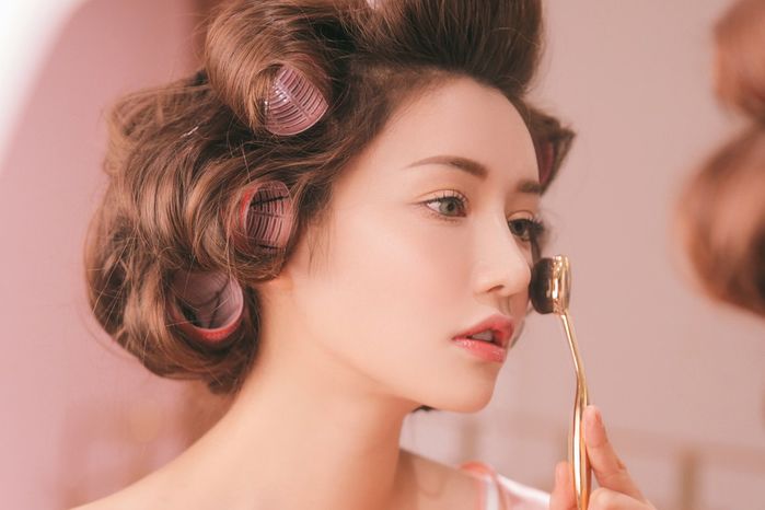 Những sai lầm khi trang điểm khiến lớp nền loang lổ