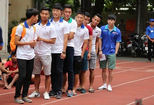 CĐM “khui” loạt ảnh dàn cầu thủ tuyển Việt Nam thời đi học