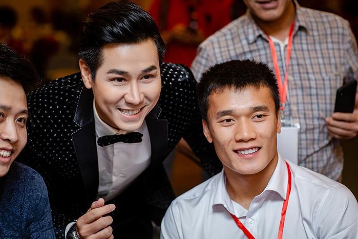 Chẳng thua kém sao nữ, các sao nam Việt cũng lo trùng tu nhan sắc