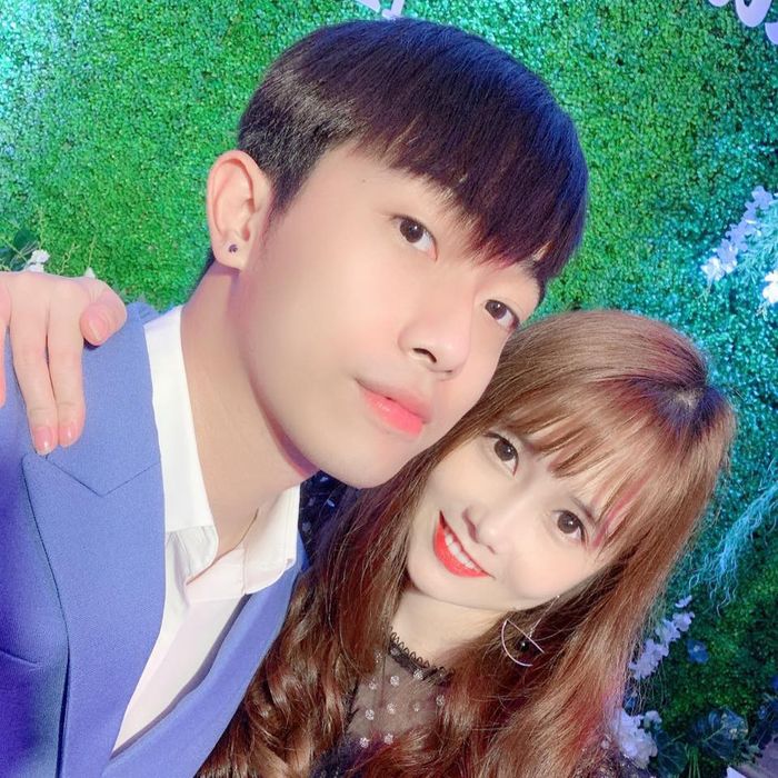 Chuyện tình 2 năm mật ngọt của Cris Phan và Mai Quỳnh Anh
